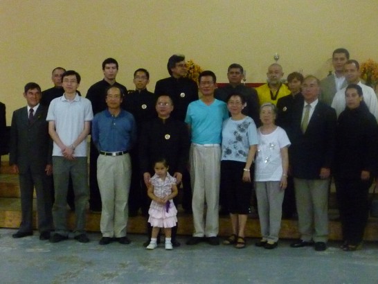 El embajador Lien-seng Huang y su Sra. visitan los paisanos de I-Kuan Tao en Asunción