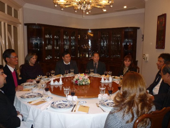 2010.06.28 Embajador Lien-sheng Huang ofrece una cena al Director General de la Fiscalia, Ruben Candia Amarilla