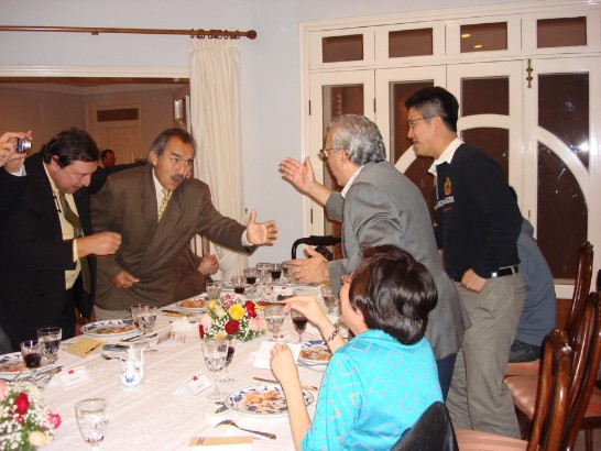 2010.06.29 Embajador Lien-sheng Huang y Sra Cristina ofrecen una cena a la Mision Medica de Taiwan