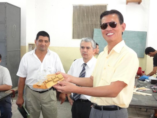 2011.02.01 El embajador Lien-sheng Huang, visita la carcel de Tacumbu con otros diplomaticos 