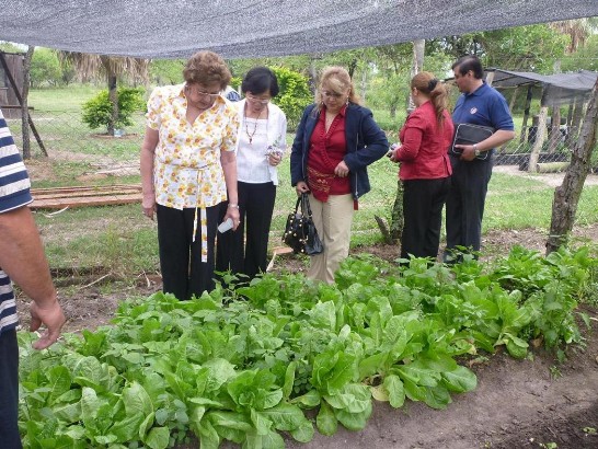 2010.10.01 黃大使聯昇夫人與巴國第一夫人相偕探視巴國學童