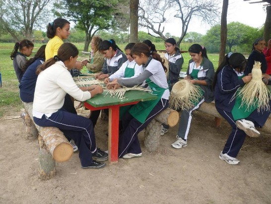 2010.10.01 黃大使聯昇夫人與巴國第一夫人相偕探視巴國學童