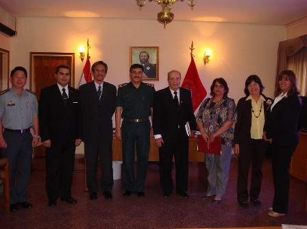 宮參事、高等戰院院長、石武官及論文發表人合影