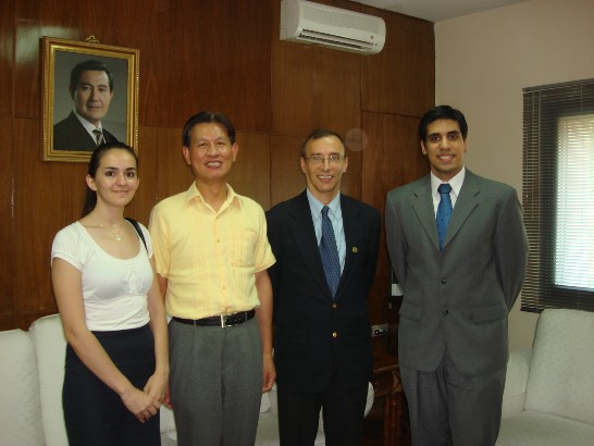 2010.12.09學院副院長Alain Saint-Saëns博士一行拜會黃大使聯昇