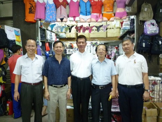 駐巴拉圭黃大使聯昇訪視巴京僑商並拜年