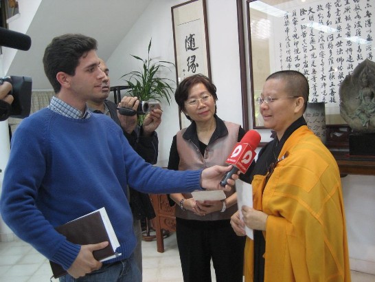 2010.05.09 佛光山覺楷法師向媒體介紹浴佛節由來