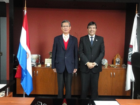 2010.05.18 黃大使與坎迪亞總長合影