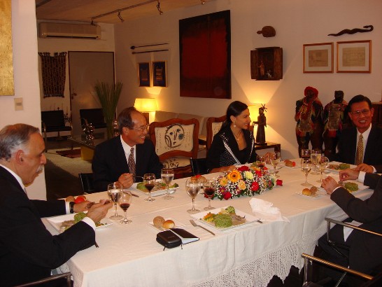 2010.07.06 巴拉圭文化局長Ticio Escobar宴請黃聯昇大使