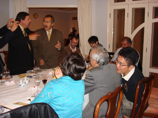 2010.06.29駐巴拉圭黃大使夫婦設宴歡迎國合會派遣之行動醫療團一行7人
