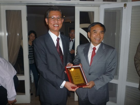 2010.07.12我國廠商16家參加「2010年巴拉圭農牧工商國際展」