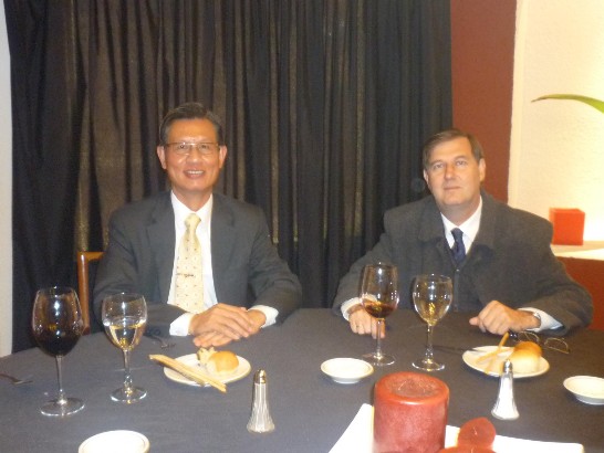 2010.07.13黃大使聯昇與巴拉圭體育局長相見歡