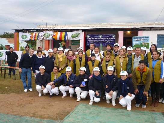 2010.07.25 黃大使夫人應邀參加亞松森慈濟聯絡處發放濟貧物資活動