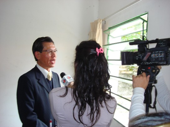 2010.07.28 我國「國際青年大使」於亞松森市展開「貧童活動」文化交流