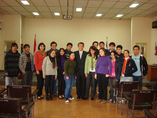 2010.08.10 黃大使主持2010年巴拉圭台灣獎學金生行前說明會