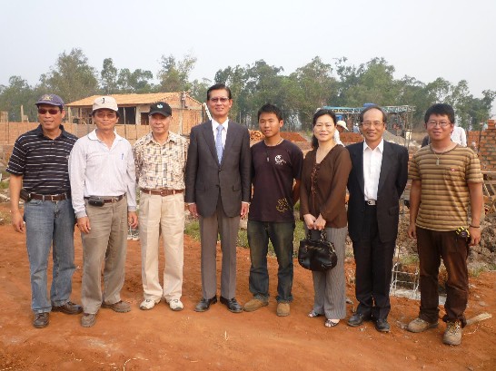 2010.08.25 黃大使視察駐巴技術團水產及農業發展中心