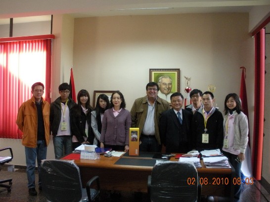 2010.08.02 國際青年大使訪團拜會Minga Guazú市長及於鮑斯高慈幼會學校進行中華傳統民俗文化教學。
