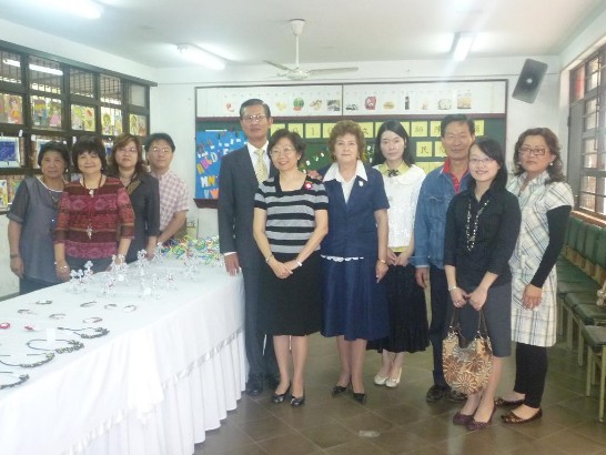 2010.08.27 僑務委員會文化巡迴教師陳娟娟老師於亞松森中正學校教學圓滿成功