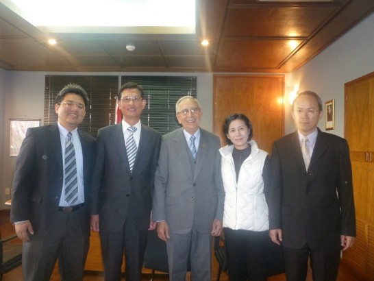 2010.09.02 黃大使陪同我國資訊廠商拜會巴拉圭工商部長瑞巴斯，協助拓銷我國產品
