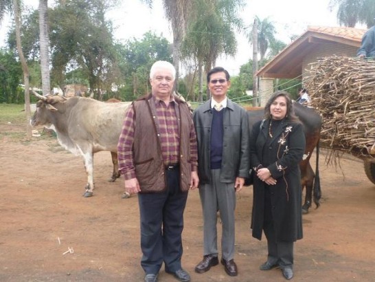 2010.09.06 黃大使應巴拉圭工商部長瑞巴斯邀請參觀巴國糖蜜工廠