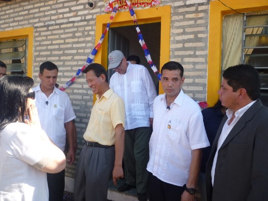 2011.01.07 黃大使與盧戈總統共同巡視平民住宅