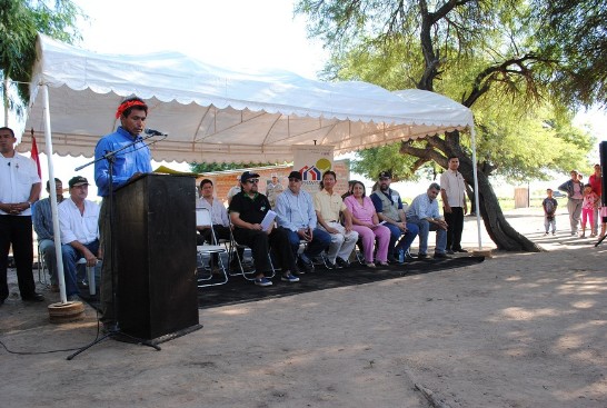 2011.01.14  駐巴拉圭黃大使應邀與盧戈總統共同主持政府日及印地安村平民住宅啟用儀式