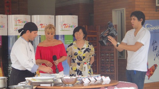 2011.01.20 黃大使夫人解說中華美食