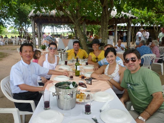 2011.01.23 駐巴拉圭黃大使應前總統府社會行動部長卡西雷斯（Pablino Cáceres）邀請參加慶生會