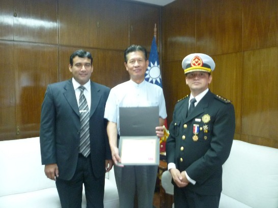 2011.02.17 巴拉圭中央省卡畢亞達市(Capiatá)市長Pedro Antonio Galeano拜會黃大使