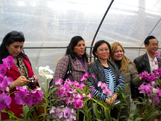 2011.06.24 黃大使夫人偕警眷參訪花卉中心情形