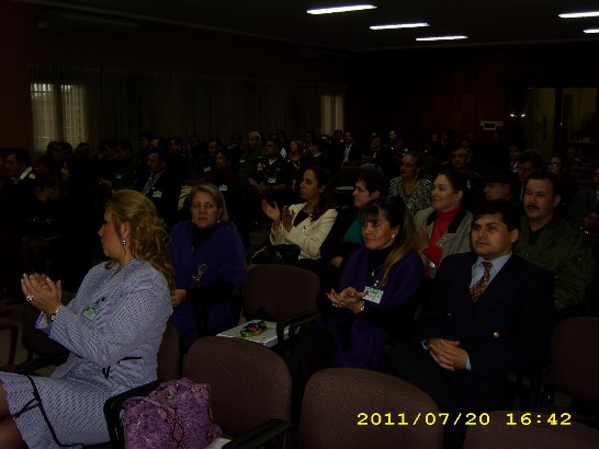 2011.07.20 研習班學員專心聽講