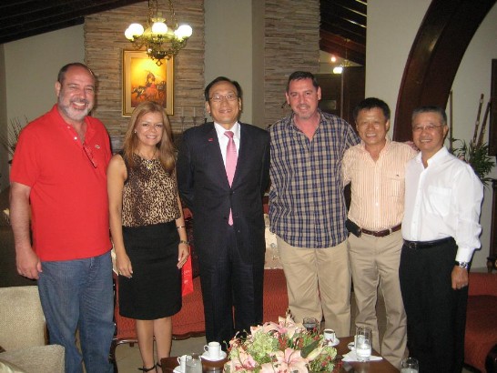 劉大使拜會東方市市長Sandra Mcleod de Zacarías女士