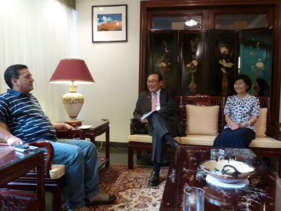 劉大使暨夫人接受巴國「ZETA雜誌」專訪