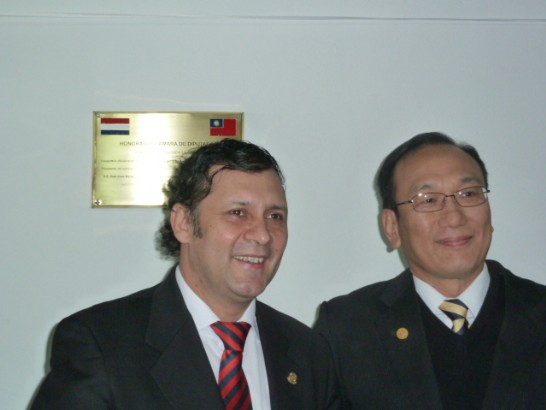 劉大使與柏佳都議長於揭幕時合影