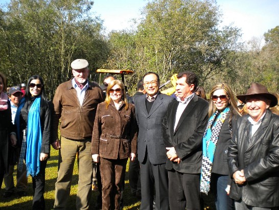 劉大使參加巴拉圭第一夫人「糧食安全/養魚計畫」活動情形