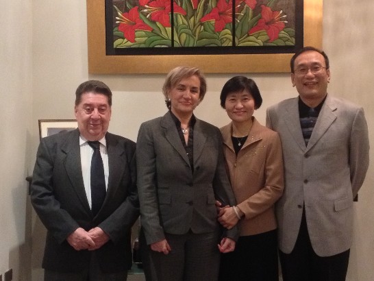 劉大使德立夫婦與謝費南德斯外長伉儷合影