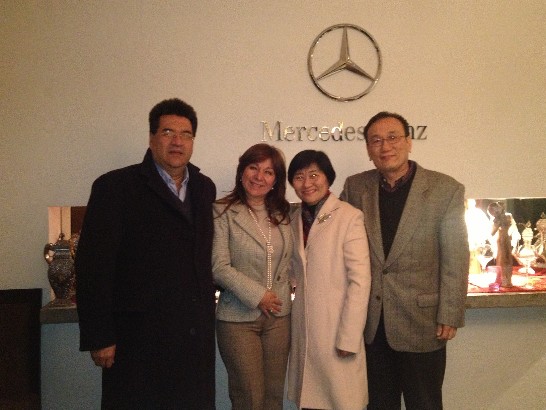 劉大使德立夫婦與巴新任國會暨參院議長維拉斯奎斯伉儷合影