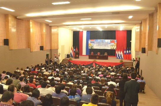 巴拉圭國立亞松森大學頒予劉大使德立名譽博士學位現場