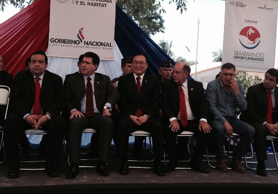 巴拉圭總統卡提斯與劉大使德立於典禮中