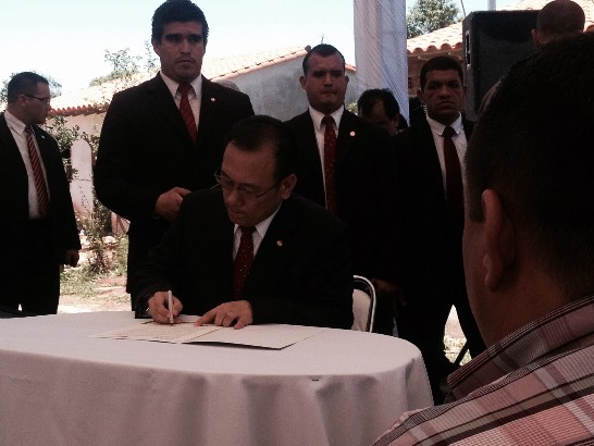 劉大使德立簽署合作議事錄