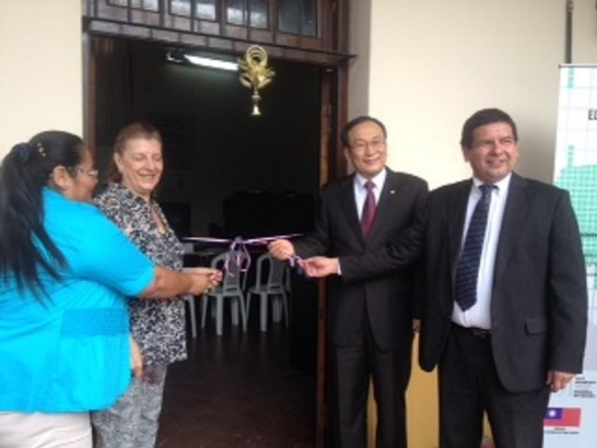 劉大使德立、文化部長高莎拉諾及省長Pablo Contessi剪綵