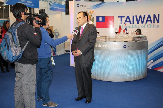 劉大使接受巴國媒體採訪情形