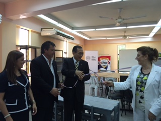 劉大使德立、文化部長高莎拉諾及省長Carlos María López López共同為文化中心開幕啟用