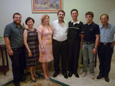 黃大使夫婦與佛代總統乙行合影