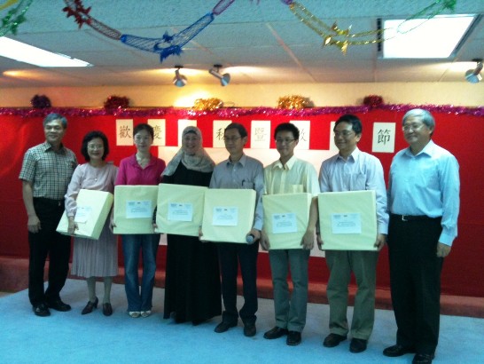 Hard-working teachers of the TECRO Chinese School applauded and given gifts