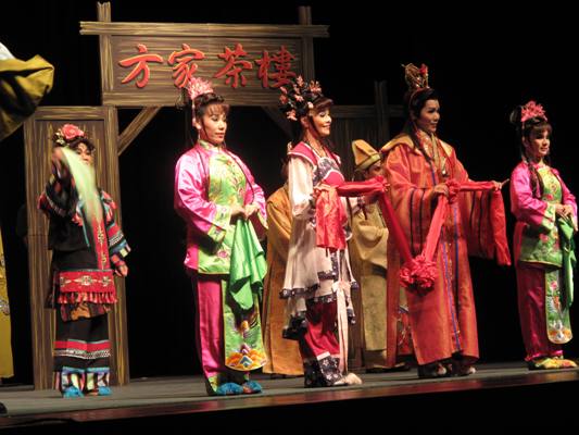 Representative Hsieh and Mrs. Hsieh at Ming Hwa Yuan opera show to promote cultural exchange between Taiwan and Singapore