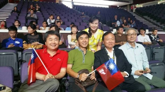 張大使與旅星觀賽僑胞合影