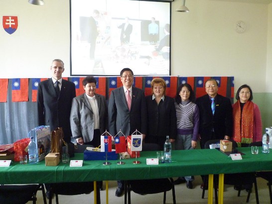 Delegation of Model Teachers from Taipei City visited Gymnazium Alberta Einsteina successfully.