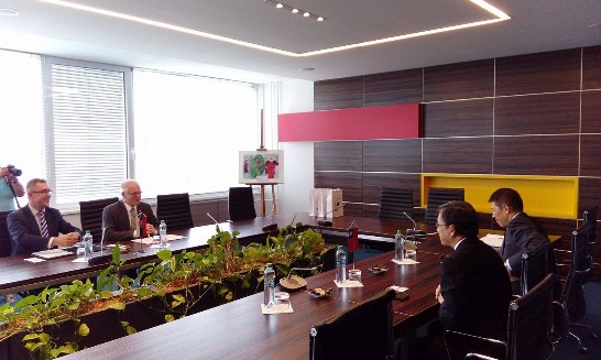 駐斯洛伐克代表處曾瑞利大使拜會斯洛伐克經濟大學