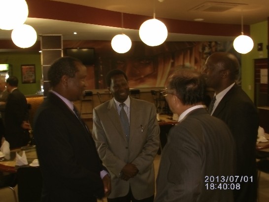 吳委員長英毅7月1日與史國政要餐敘相談甚歡