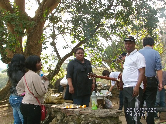 史國廣播電台副處長Gcinangaye Tsabedze，通訊部主任Jabulani Simelane，兩位記者Thandiswa Ginindza及 Ntombiw Nkambule，到場採訪青年大使